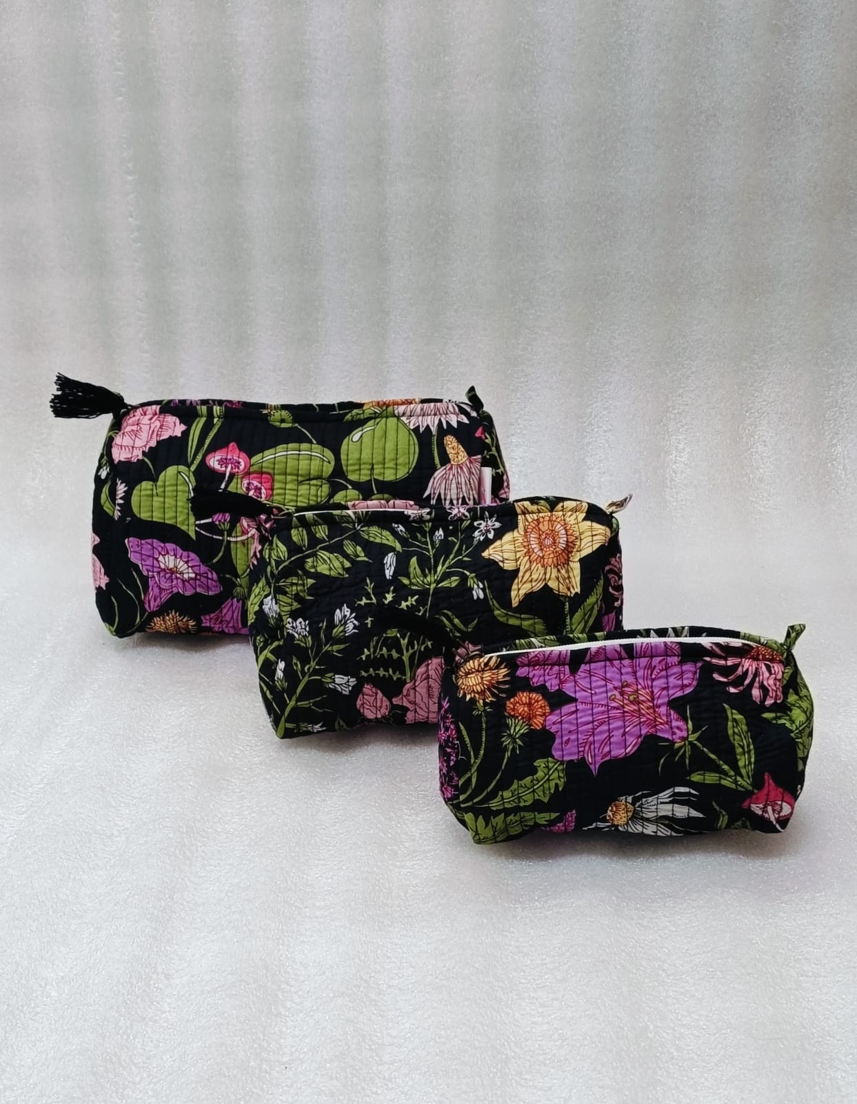 Set of 3 cosmetic bag/pouches with waterproof lining