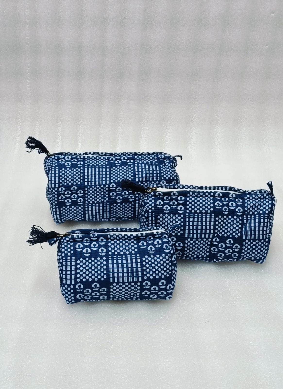 Set of 3 cosmetic bag/pouches with waterproof lining