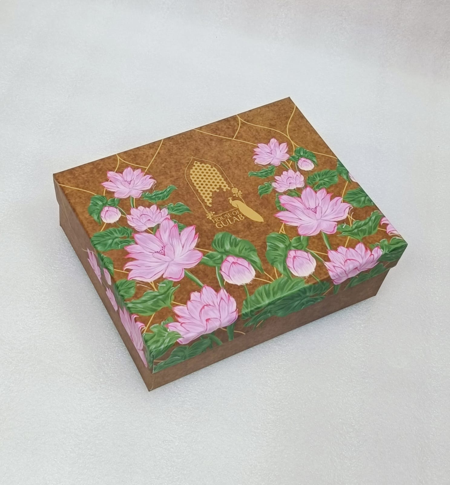 Diwali Gift Box with Handblock Printed Canvas Cotton Table Runner & Set Of 6 Mats, 2 laddoo candles