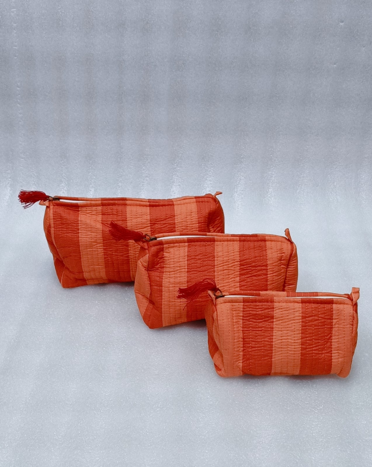 Set of 3 cosmetic bag/pouches with waterproof lining