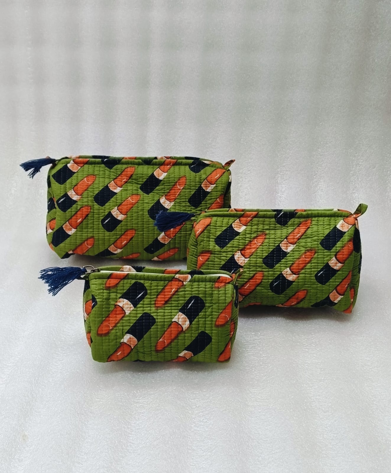 Set of 3 cosmetic bag/pouches with waterproof lining