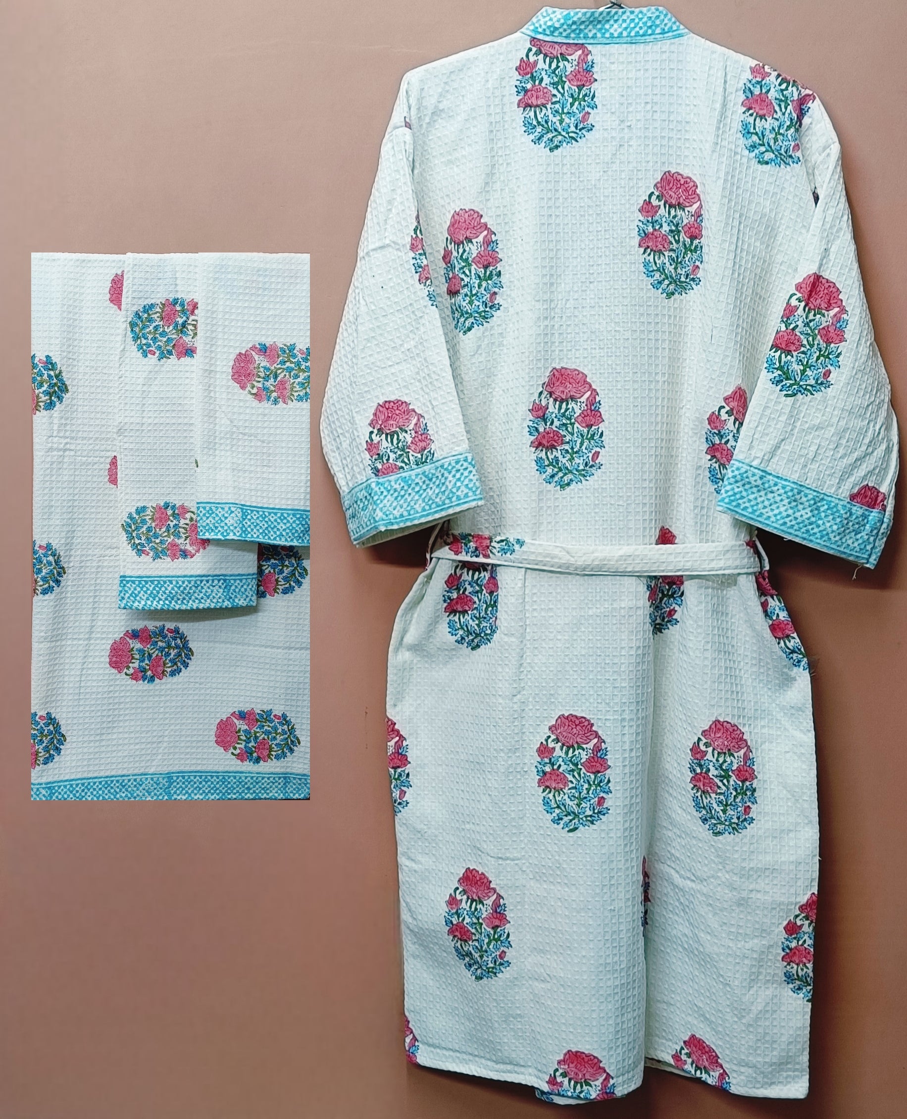 Gift Box – 1 Unisex Bathrobe, 1 Bath Towel, 2 hand Towels