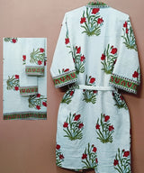 Gift Box – 1 Unisex Bathrobe, 1 Bath Towel, 2 hand Towels