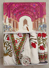 Gift Box – 1 Unisex Bathrobe, 1 Bath Towel, 2 hand Towels