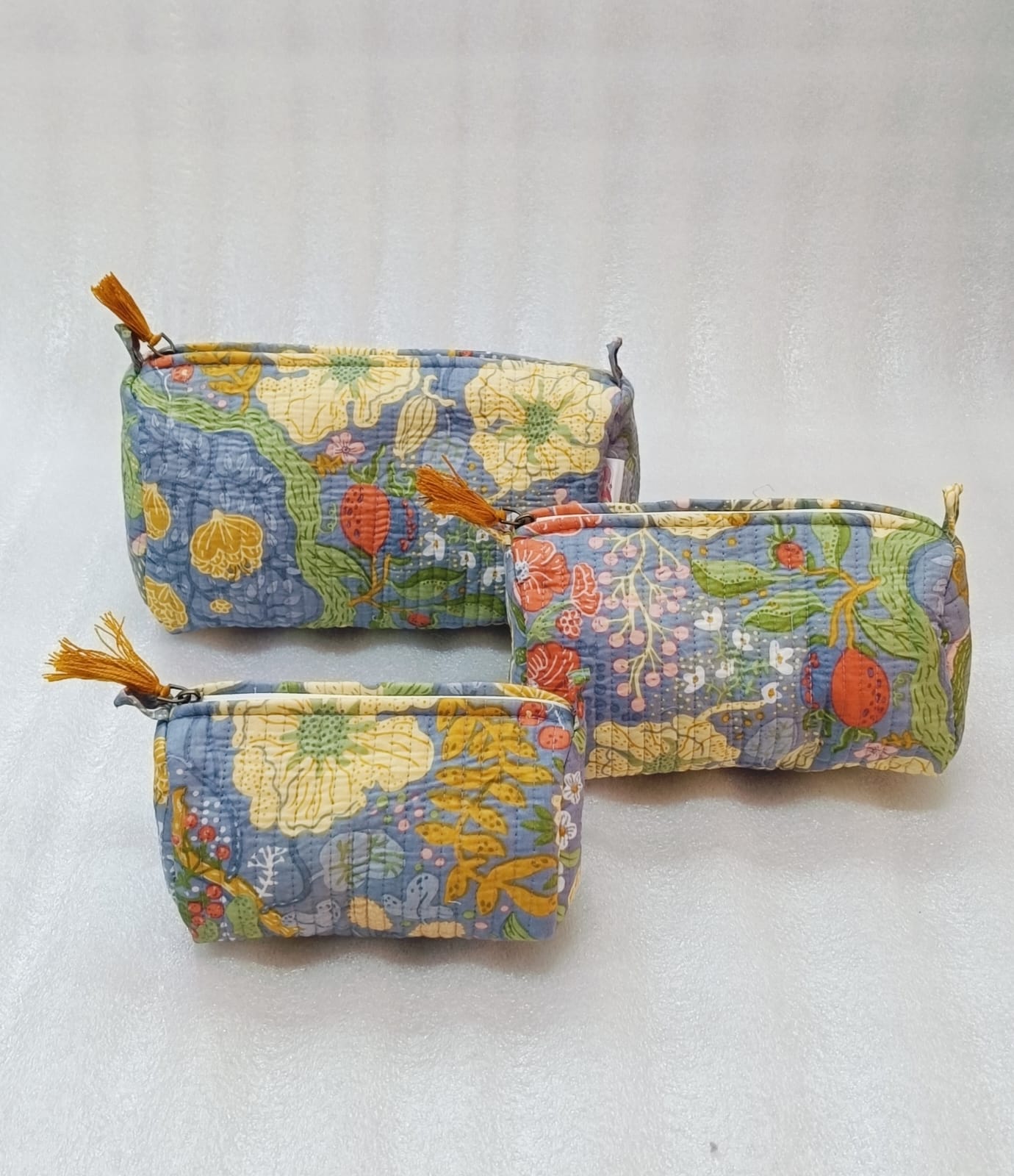Set of 3 cosmetic bag/pouches with waterproof lining