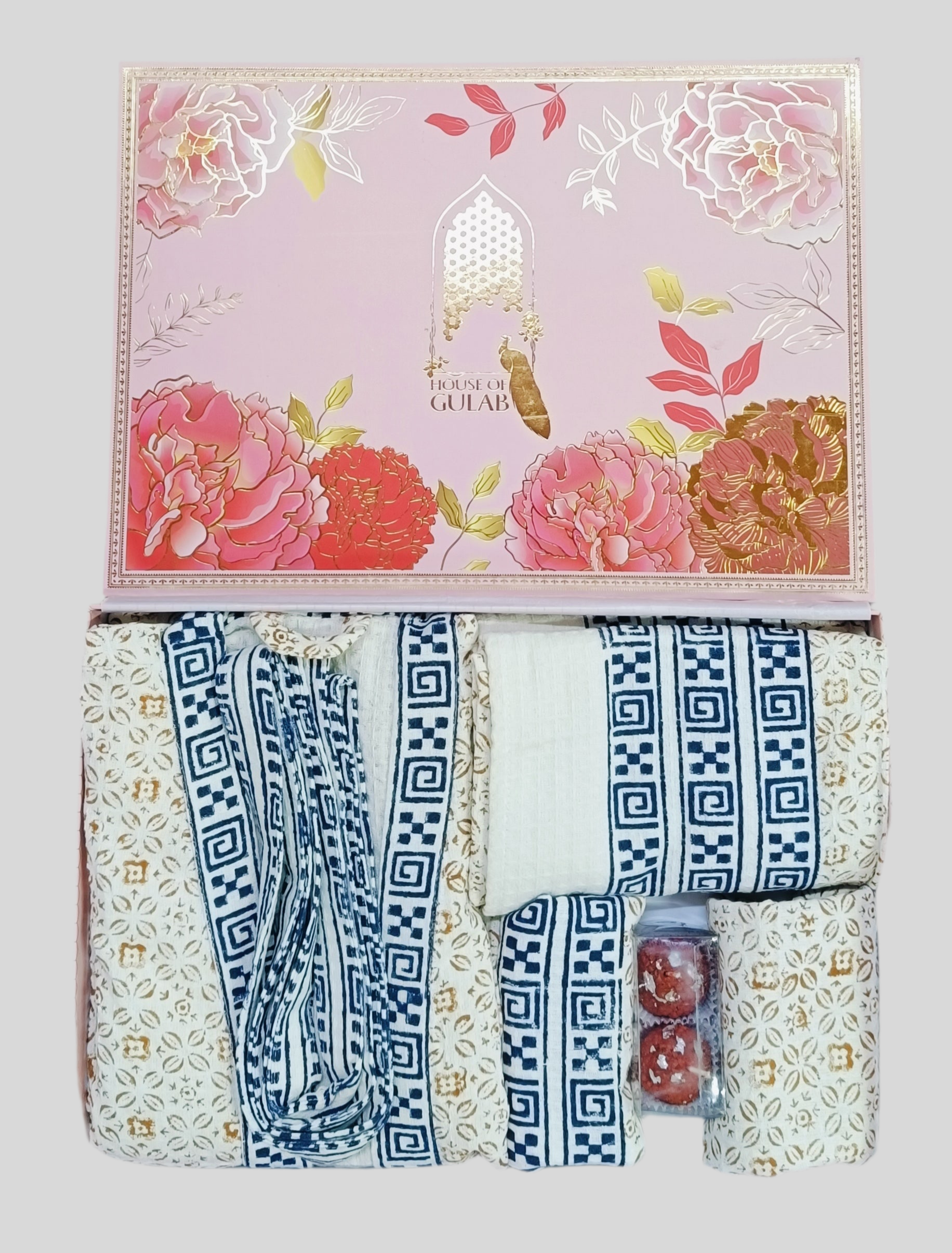 Gift Box – 1 Unisex Bathrobe, 1 Bath Towel, 2 hand Towels