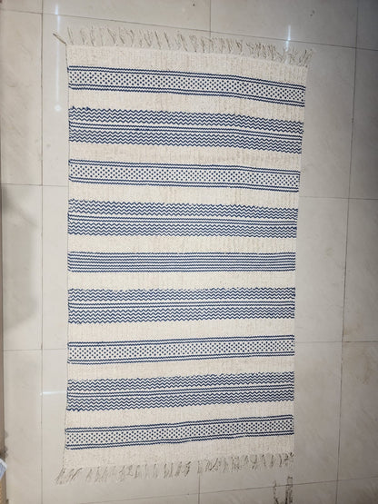 Self Pattern Cotton Rug - 5X3 ft