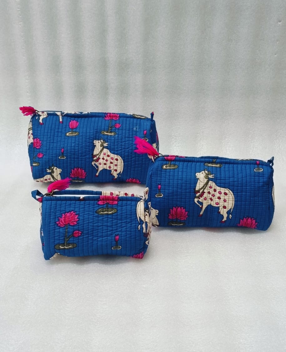 Set of 3 cosmetic bag/pouches with waterproof lining
