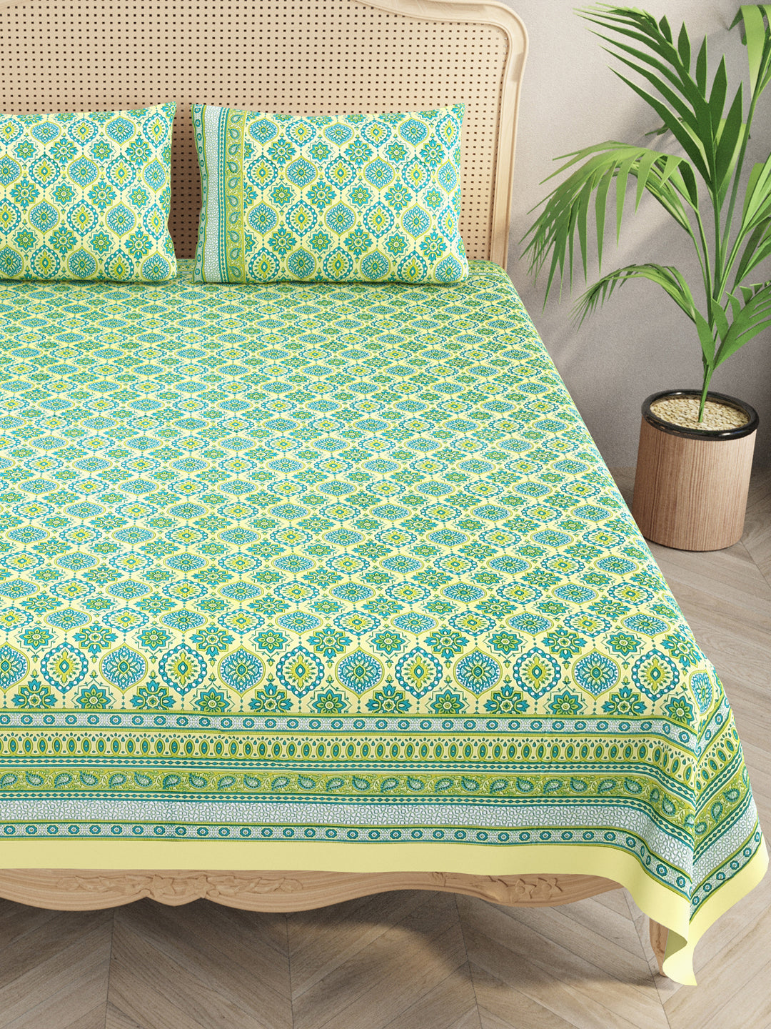 Double King Bedsheet with 2 Pillow Covers