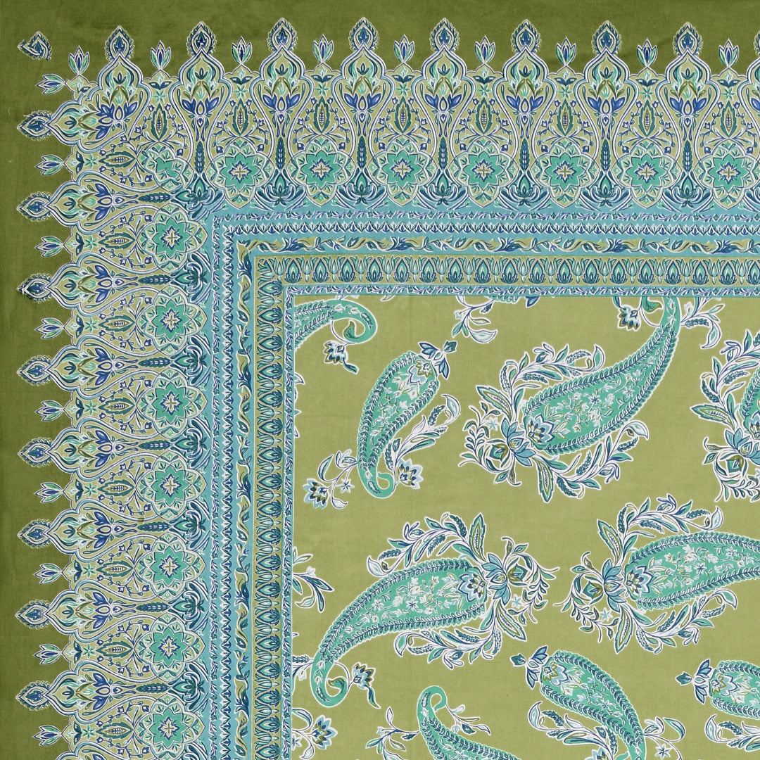 Double King Bedsheet with 2 Pillow Covers