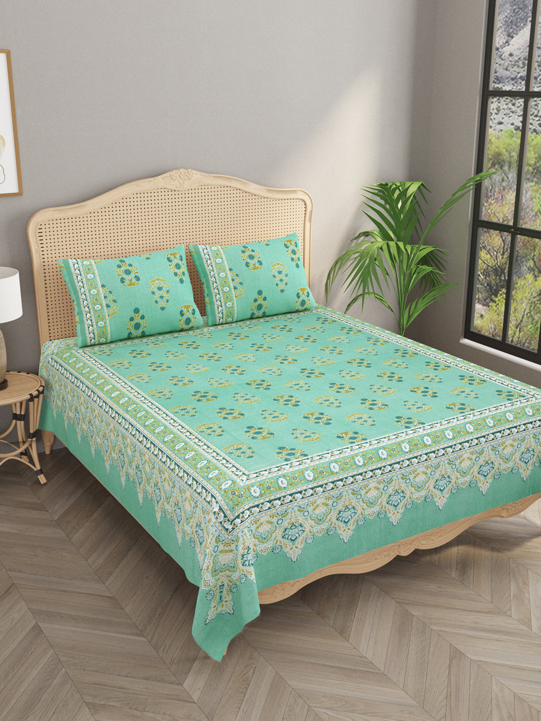 Double King Bedsheet with 2 Pillow Covers