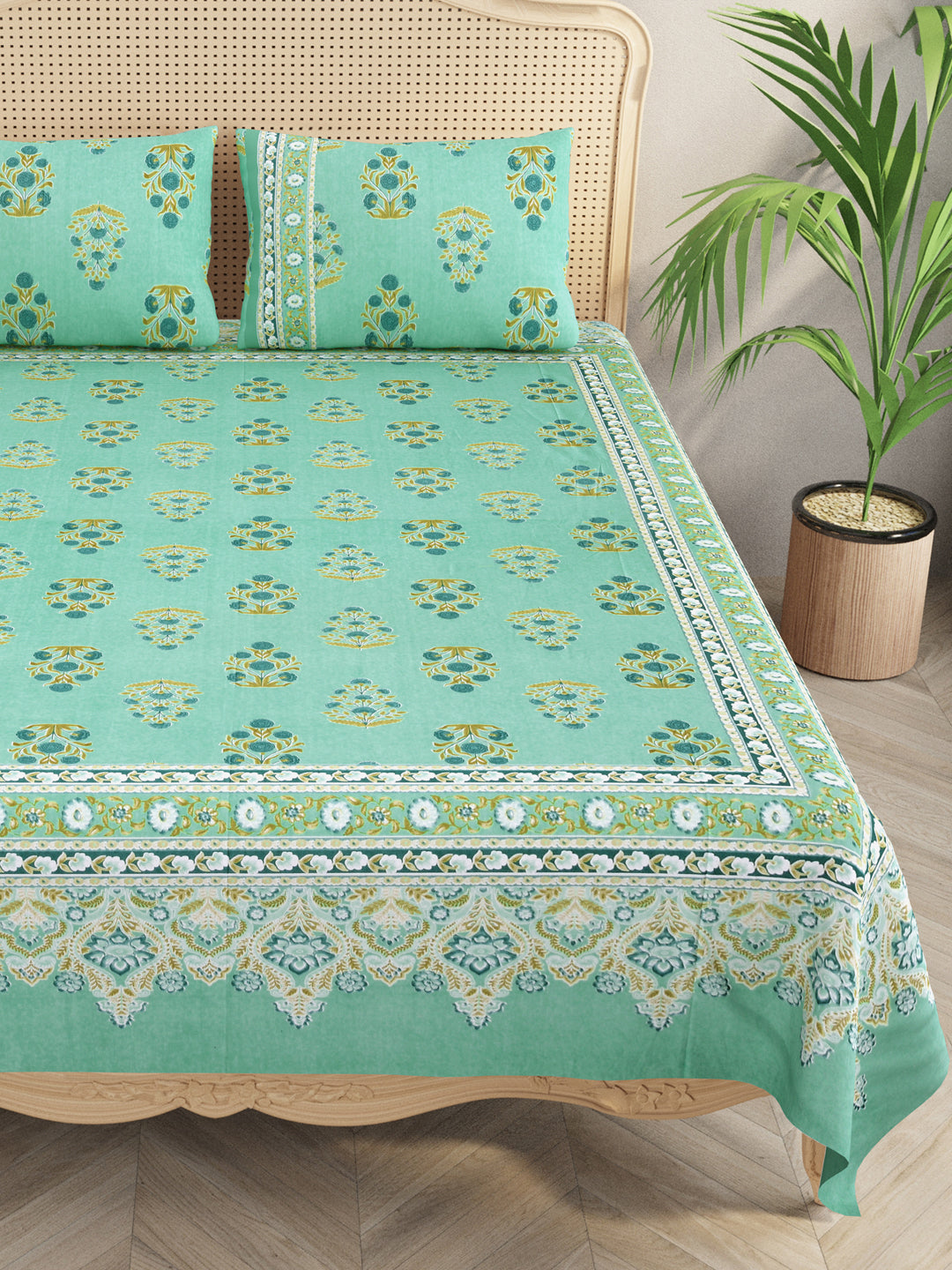 Double King Bedsheet with 2 Pillow Covers