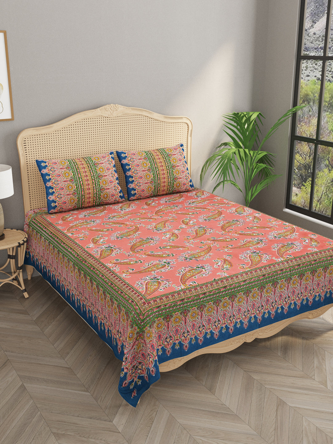 Double King Bedsheet with 2 Pillow Covers
