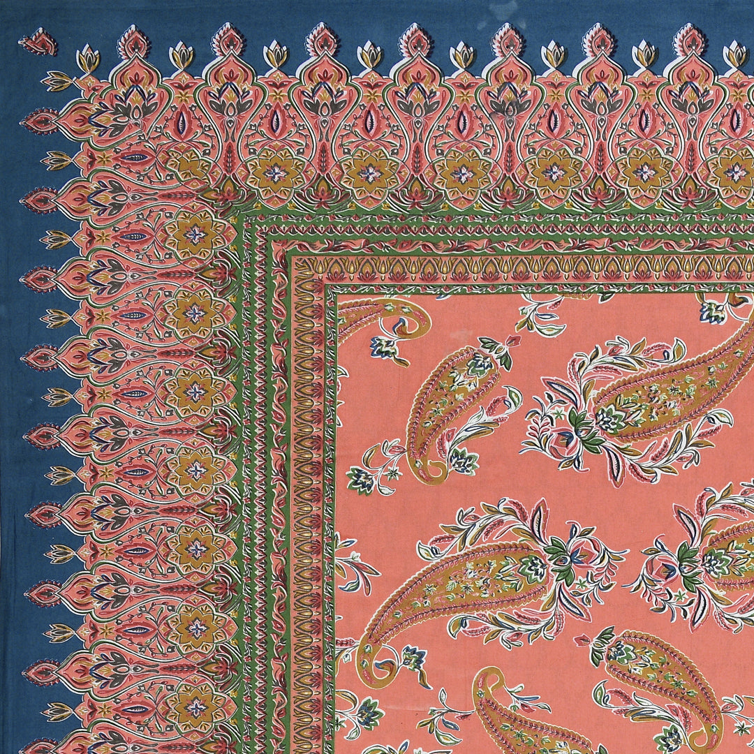 Double King Bedsheet with 2 Pillow Covers