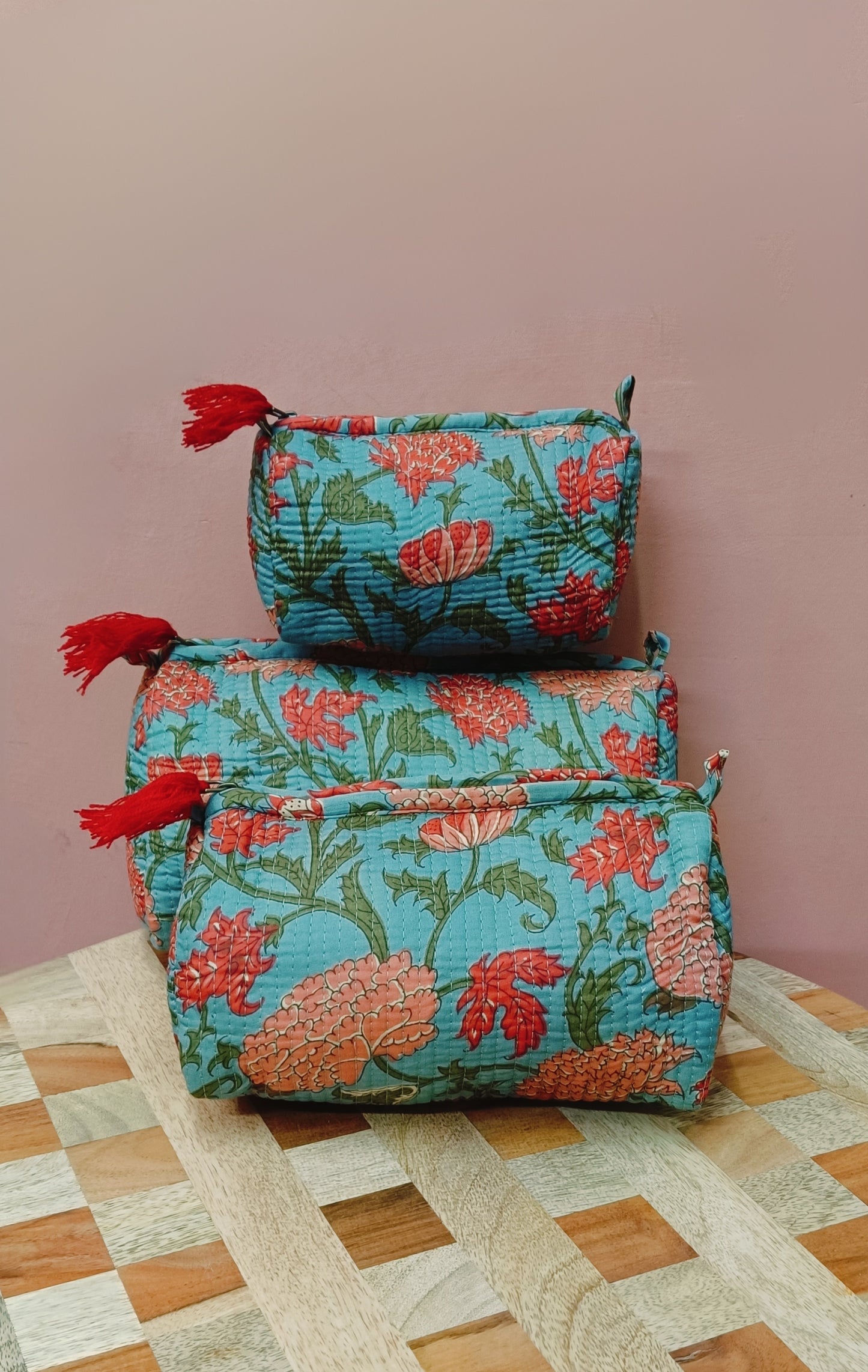 Set of 3 cosmetic bag/pouches with waterproof lining