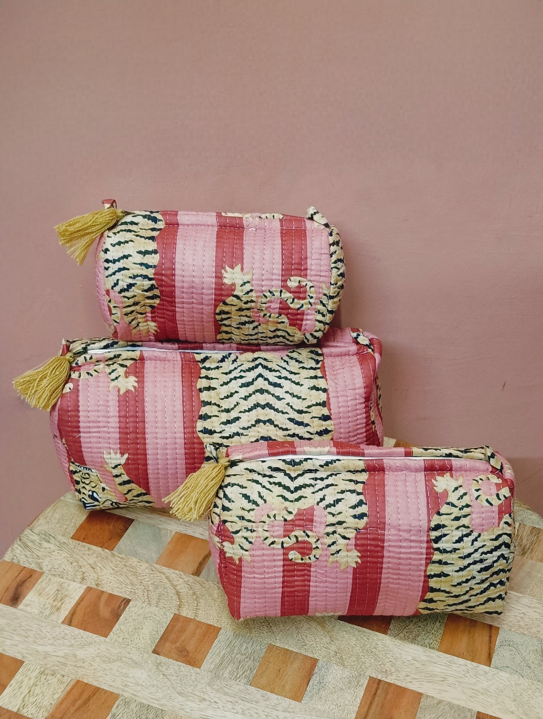 Set of 3 cosmetic bag/pouches with waterproof lining