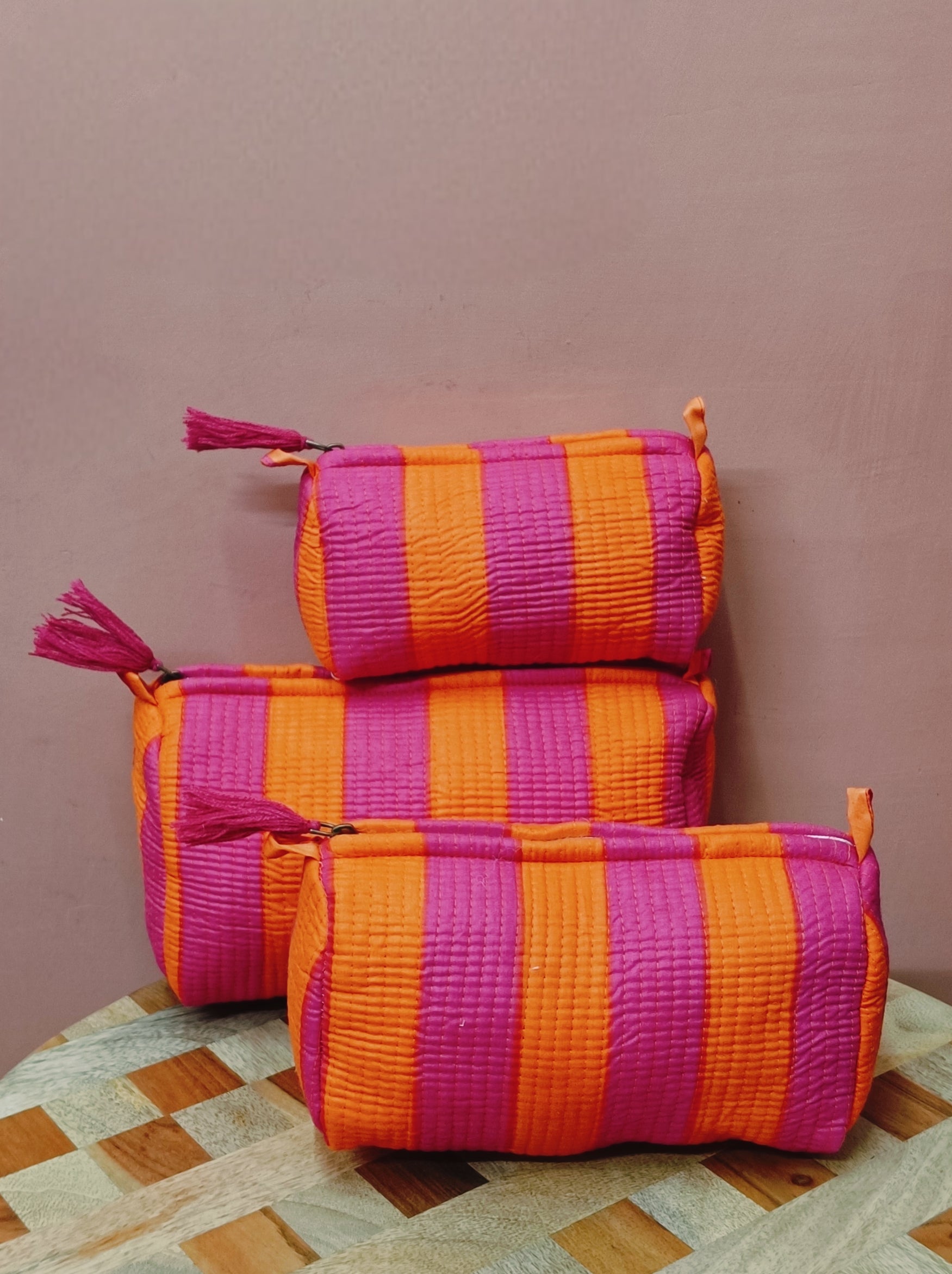 Set of 3 cosmetic bag/pouches with waterproof lining
