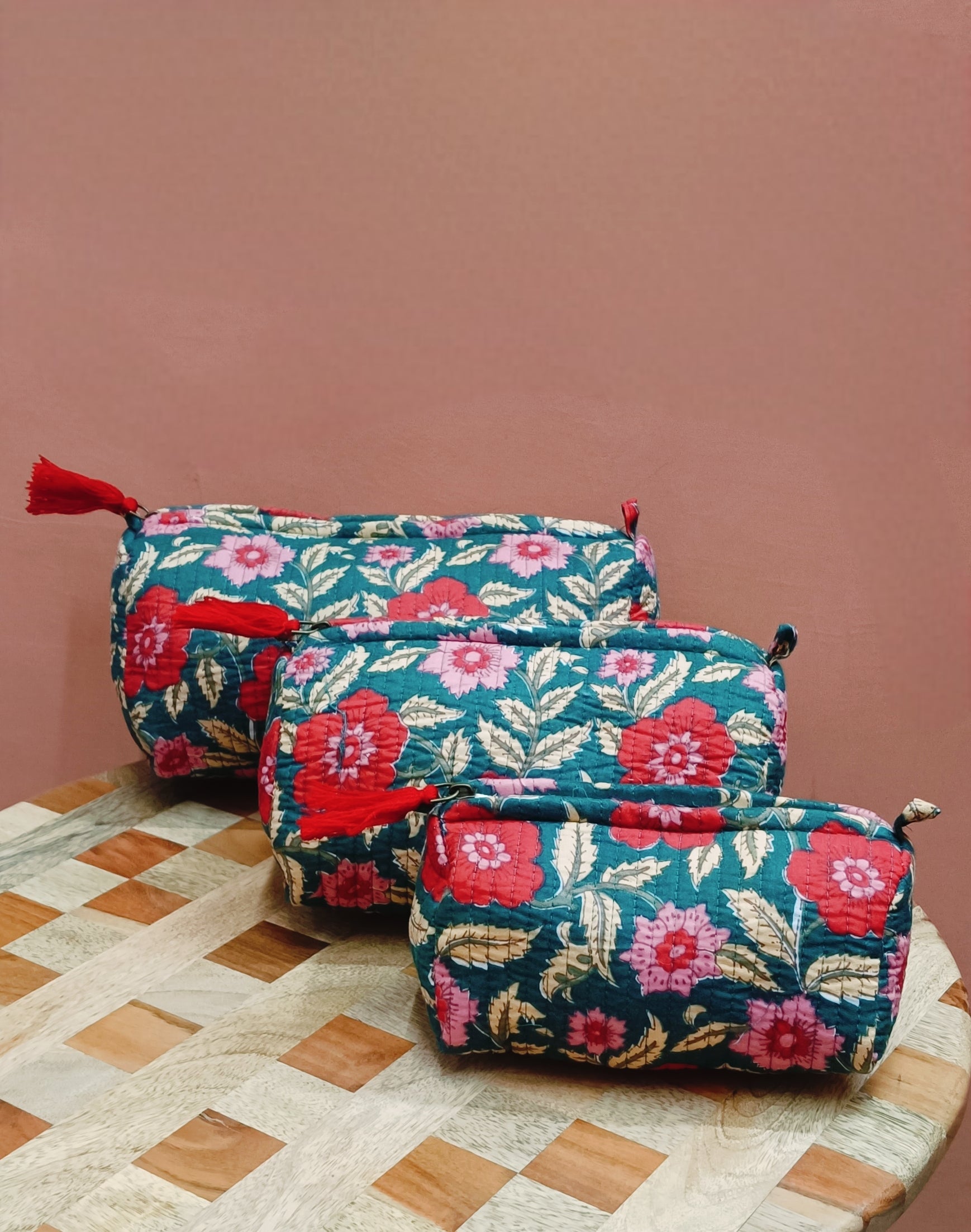 Set of 3 cosmetic bag/pouches with waterproof lining