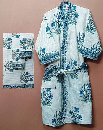 Gift Box – 1 Unisex Bathrobe, 1 Bath Towel, 2 hand Towels