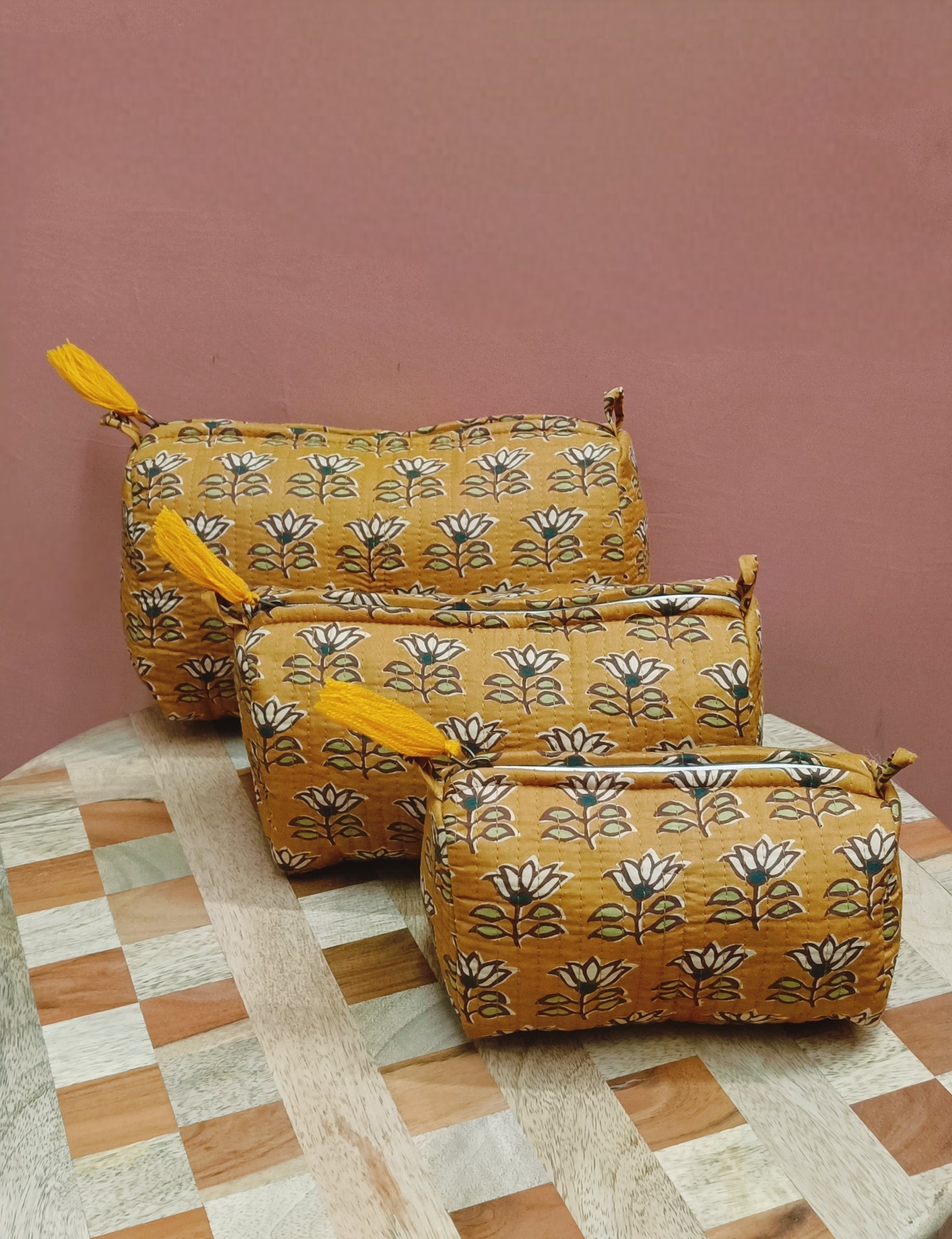 Set of 3 cosmetic bag/pouches with waterproof lining