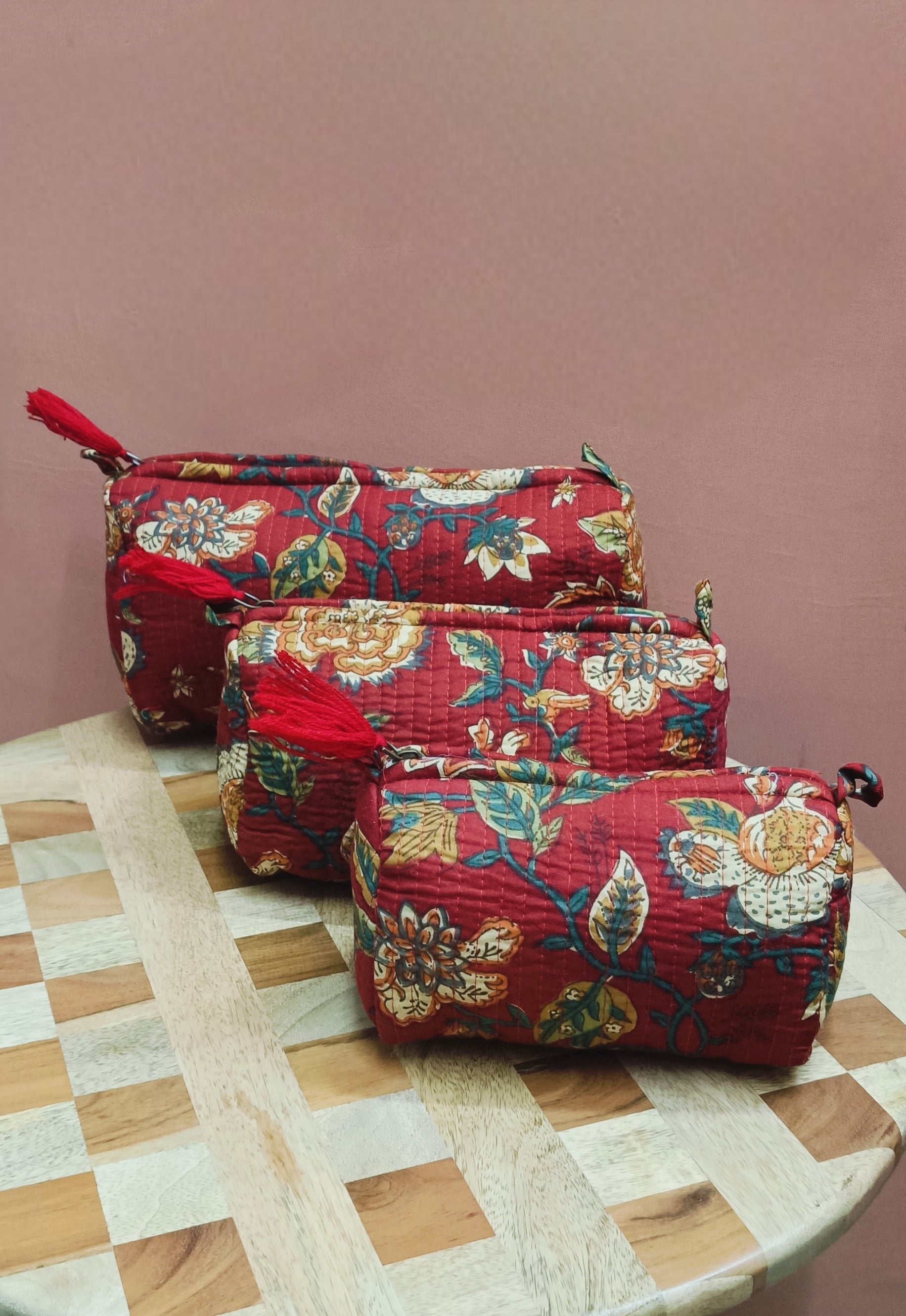 Set of 3 cosmetic bag/pouches with waterproof lining