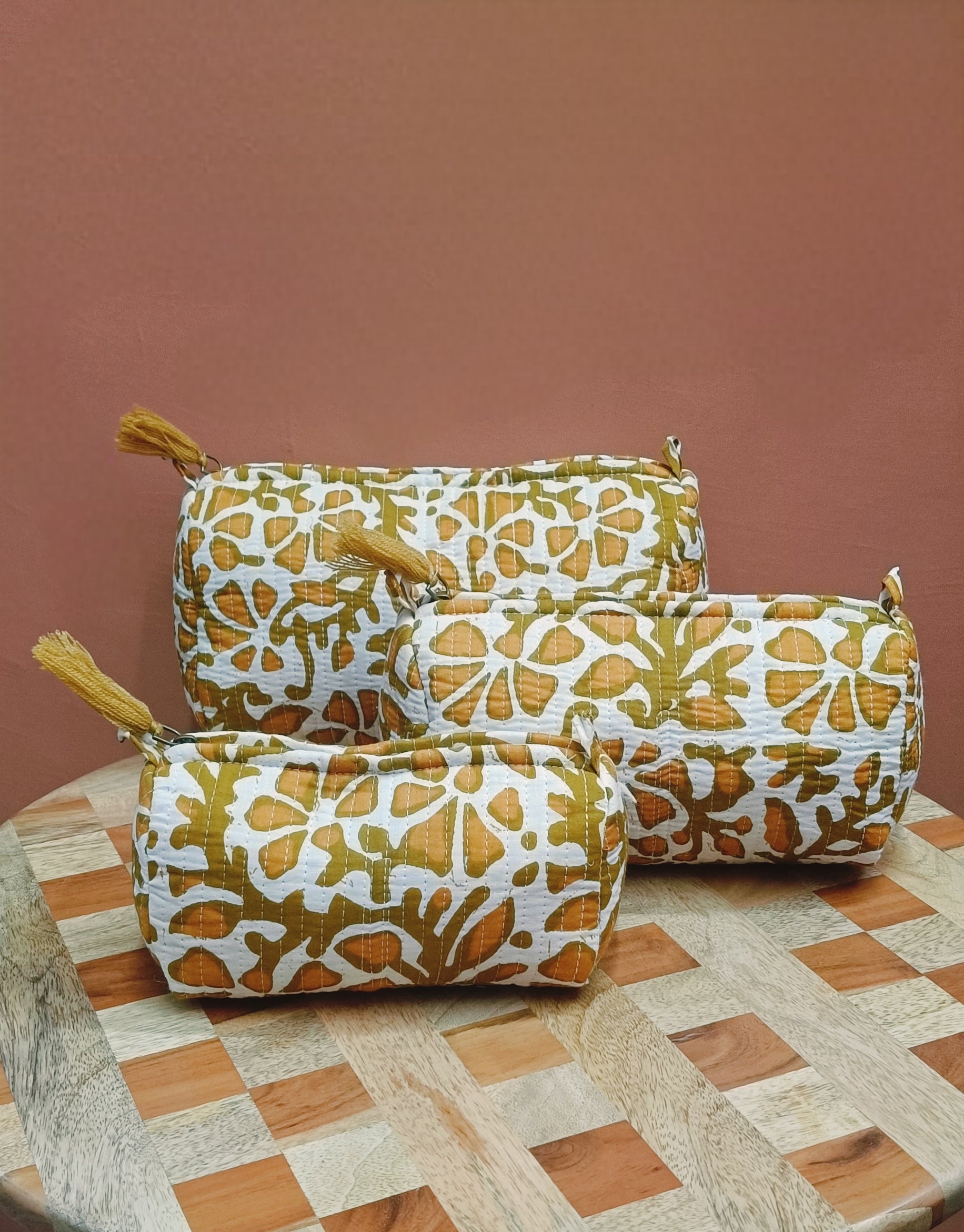 Set of 3 cosmetic bag/pouches with waterproof lining