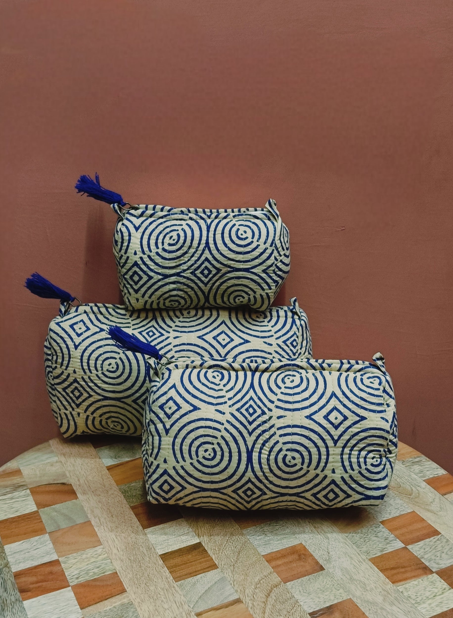 Set of 3 cosmetic bag/pouches with waterproof lining