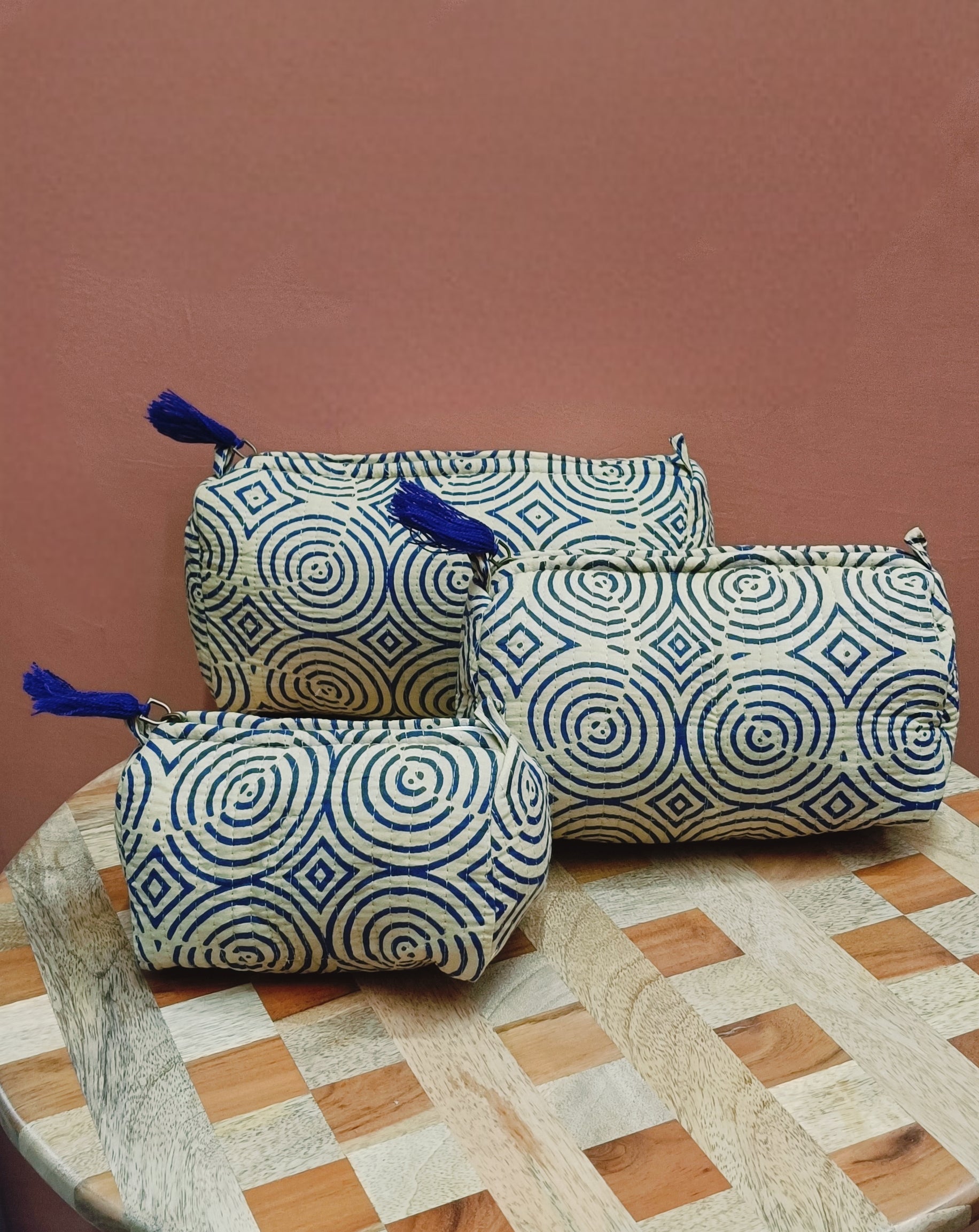 Set of 3 cosmetic bag/pouches with waterproof lining