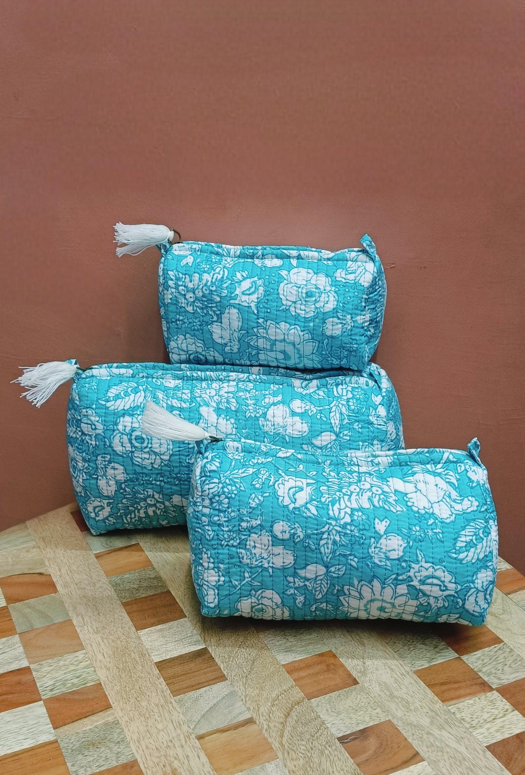 Set of 3 cosmetic bag/pouches with waterproof lining