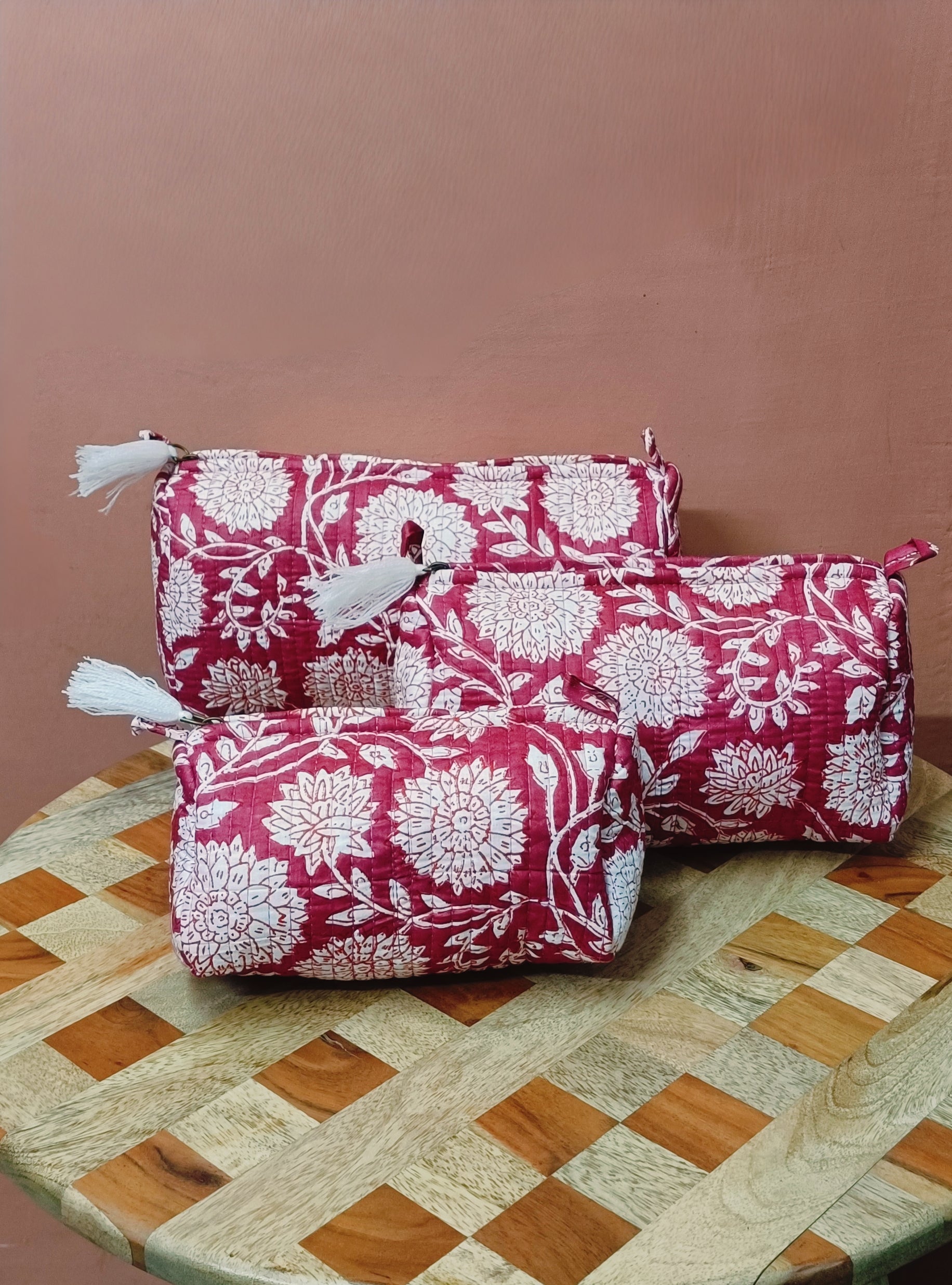 Set of 3 cosmetic bag/pouches with waterproof lining
