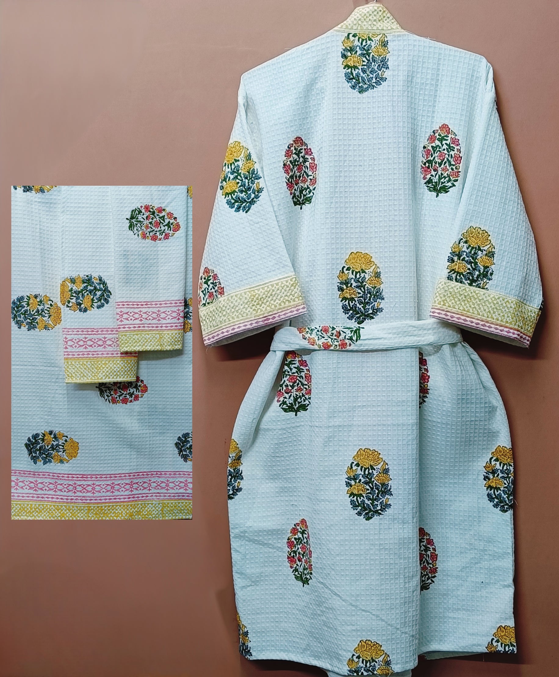 Gift Box – 1 Unisex Bathrobe, 1 Bath Towel, 2 hand Towels