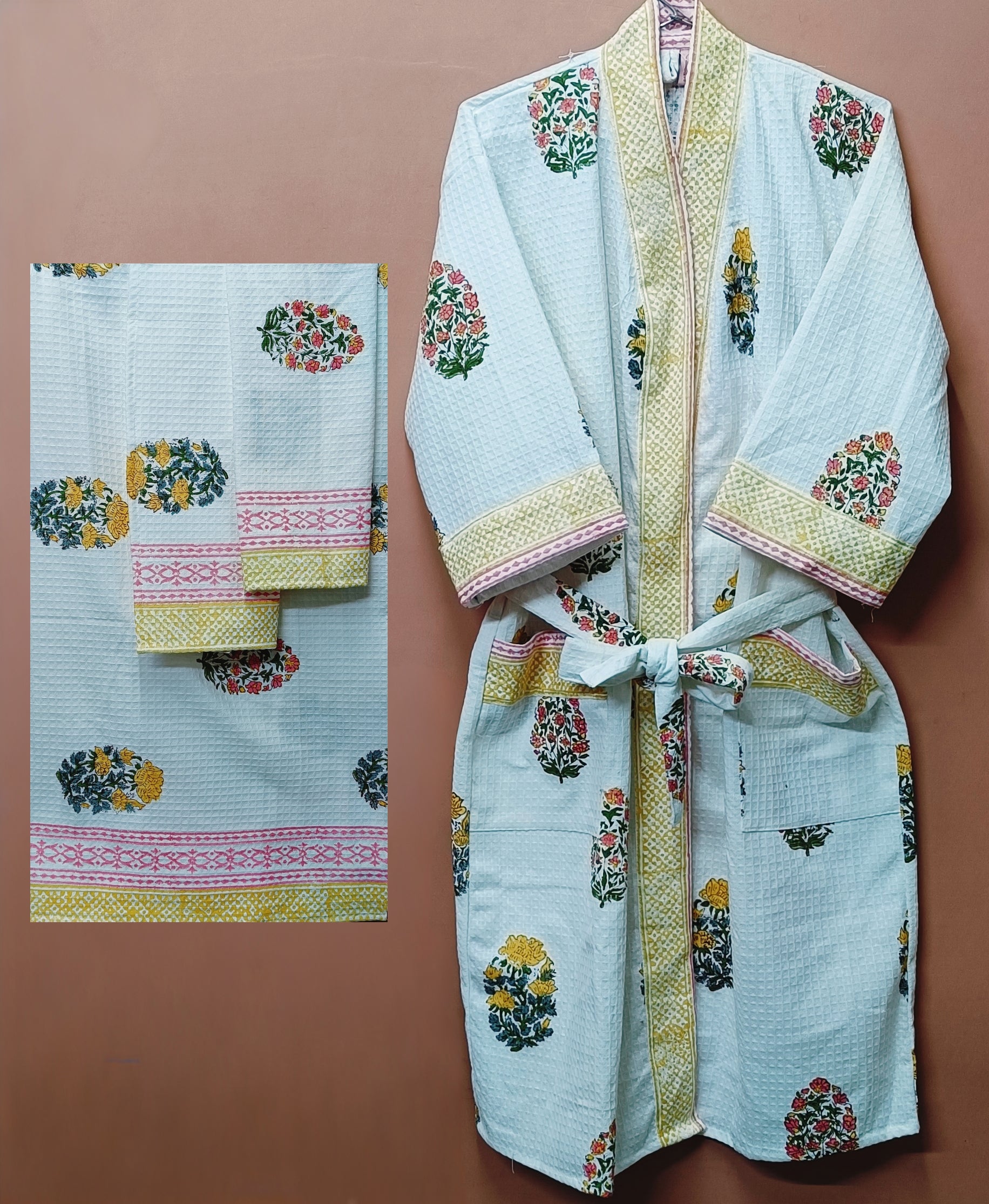 Gift Box – 1 Unisex Bathrobe, 1 Bath Towel, 2 hand Towels