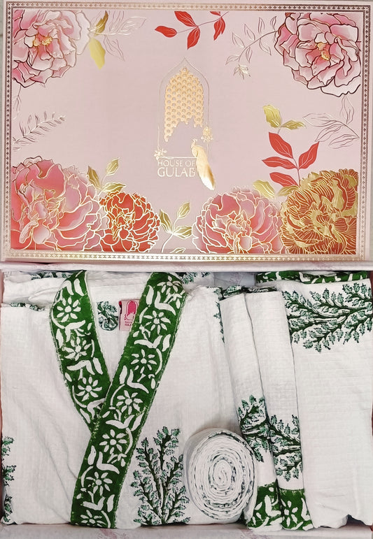 Gift Box – 1 Unisex Bathrobe, 1 Bath Towel, 2 hand Towels