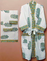 Gift Box – 1 Unisex Bathrobe, 1 Bath Towel, 2 hand Towels
