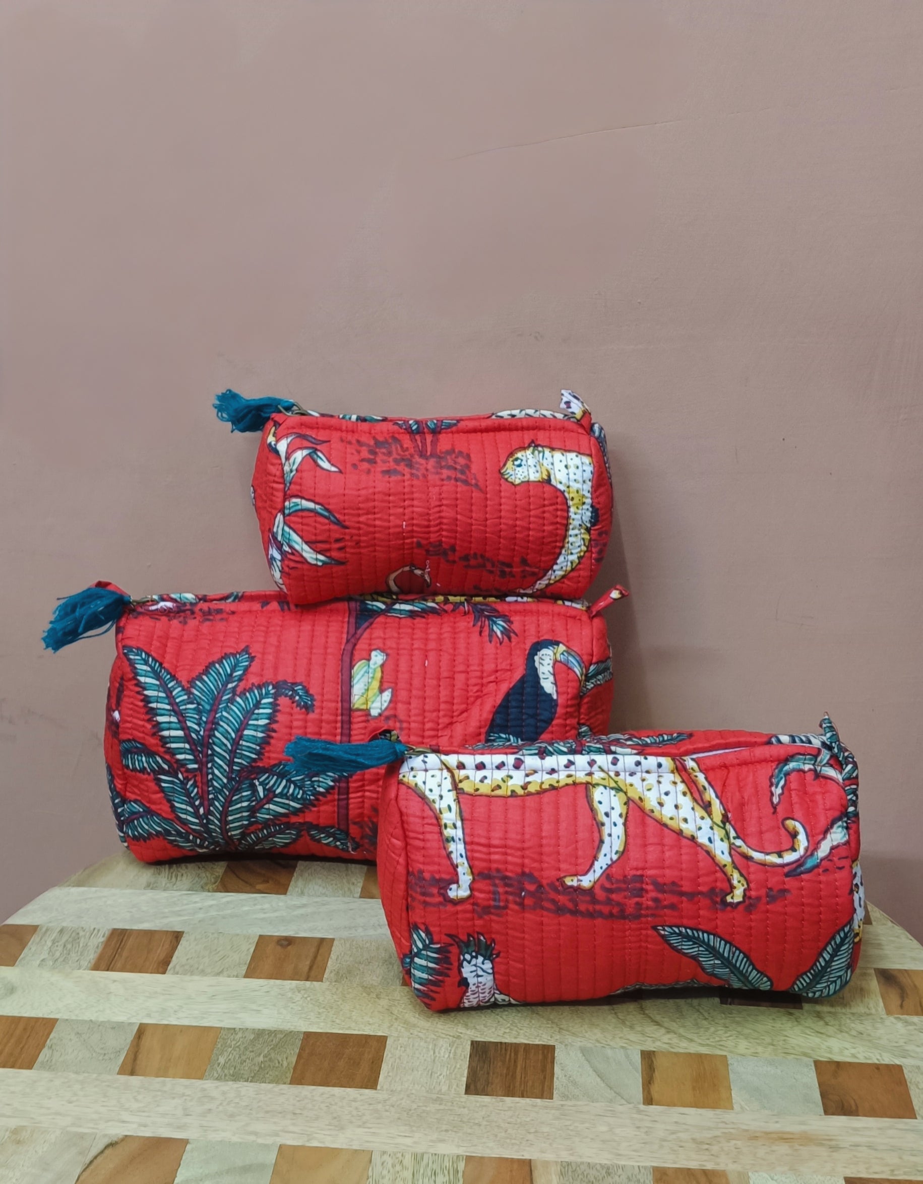 Set of 3 cosmetic bag/pouches with waterproof lining