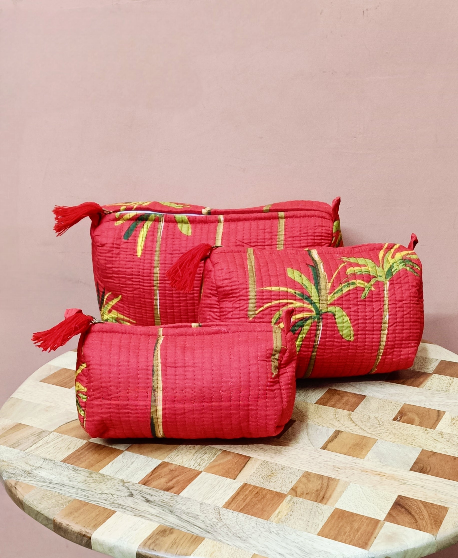 Set of 3 cosmetic bag/pouches with waterproof lining