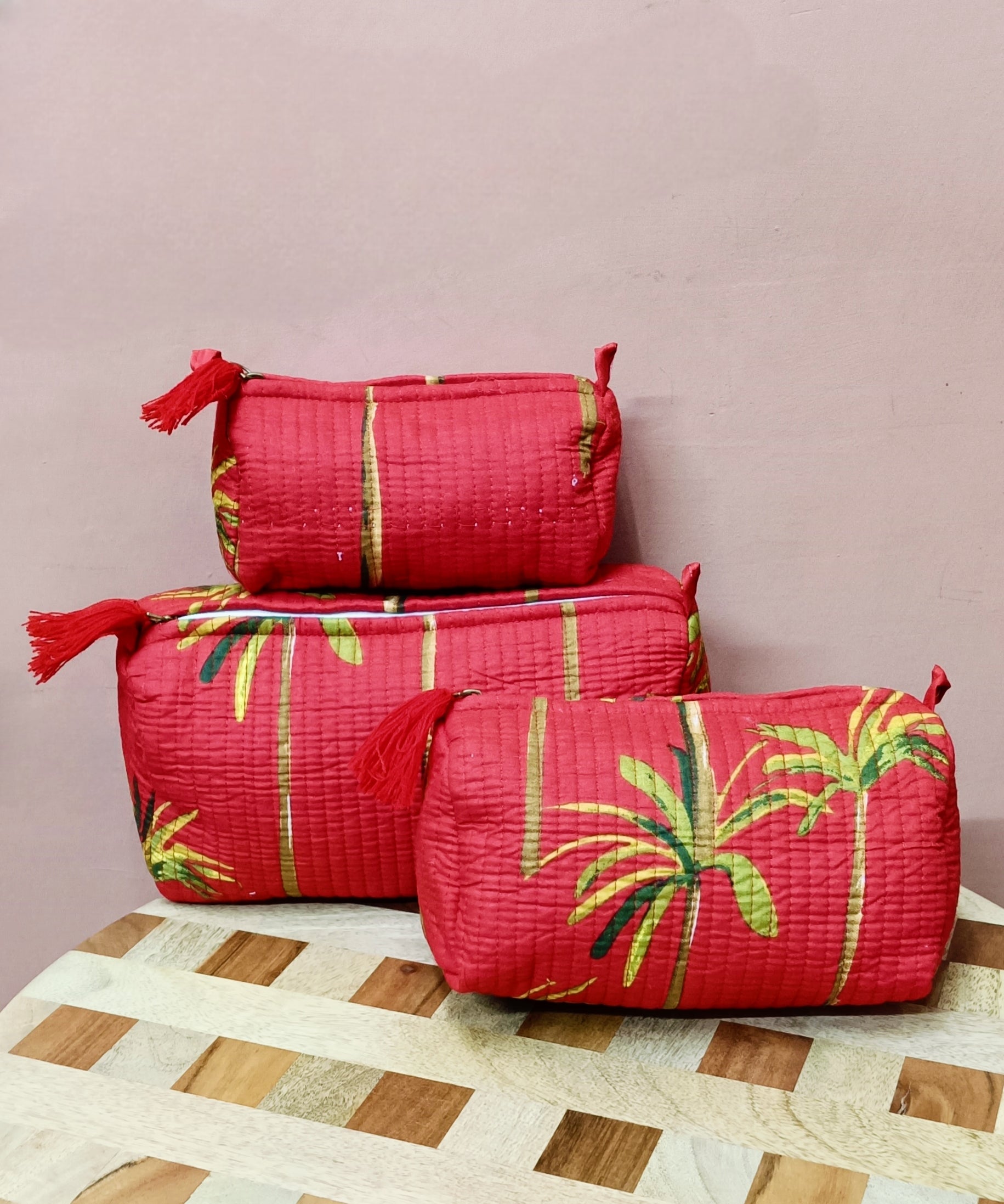 Set of 3 cosmetic bag/pouches with waterproof lining