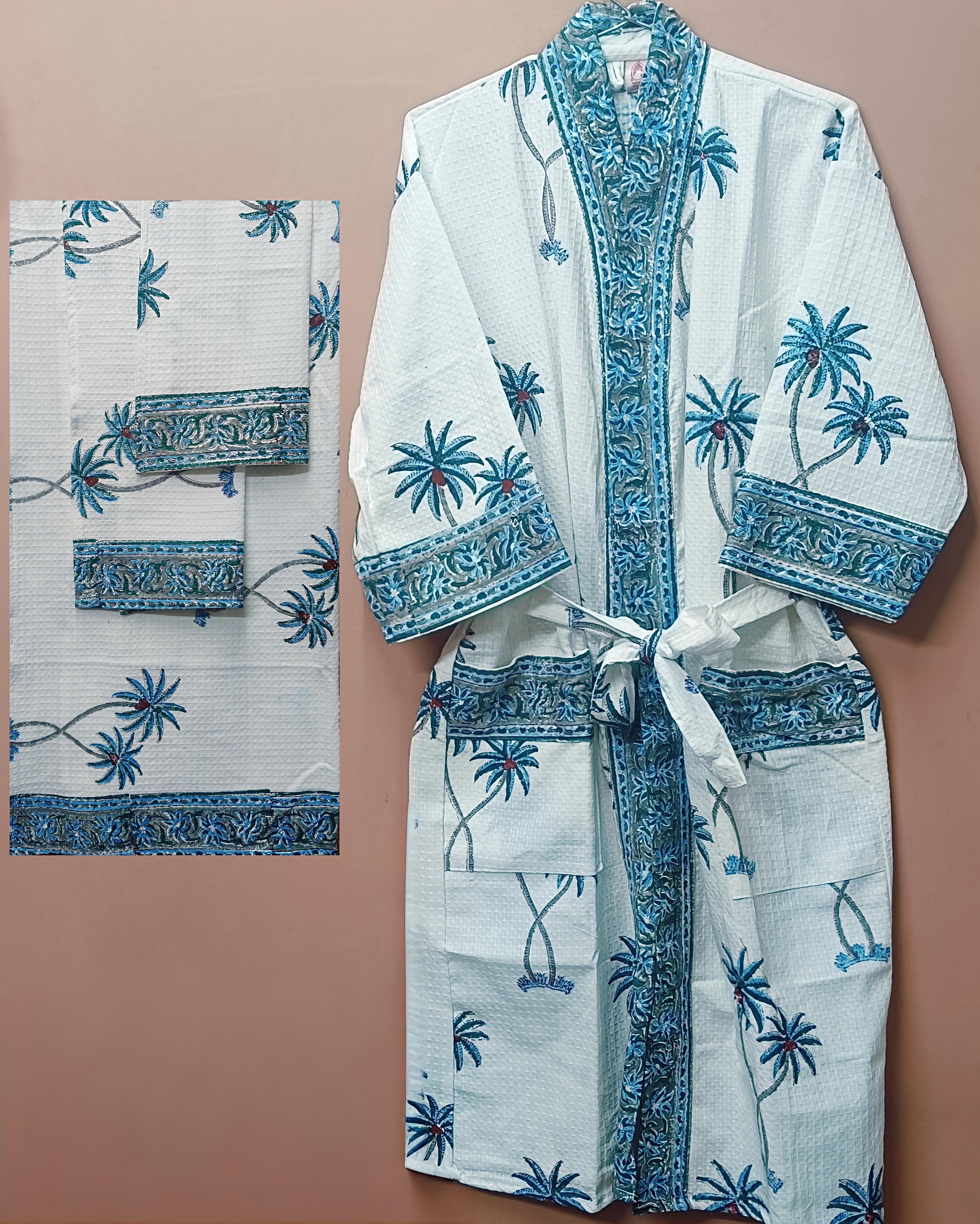 Gift Box – 1 Unisex Bathrobe, 1 Bath Towel, 2 hand Towels