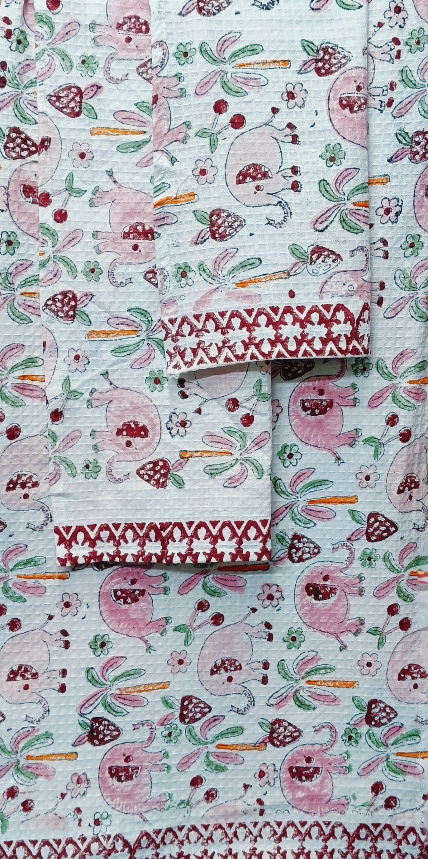 Handblock Printed Waffle Cotton Bathrobe Gift Box for Kids (4-13 Years) – Includes Bath Towel & 2 Hand Towels