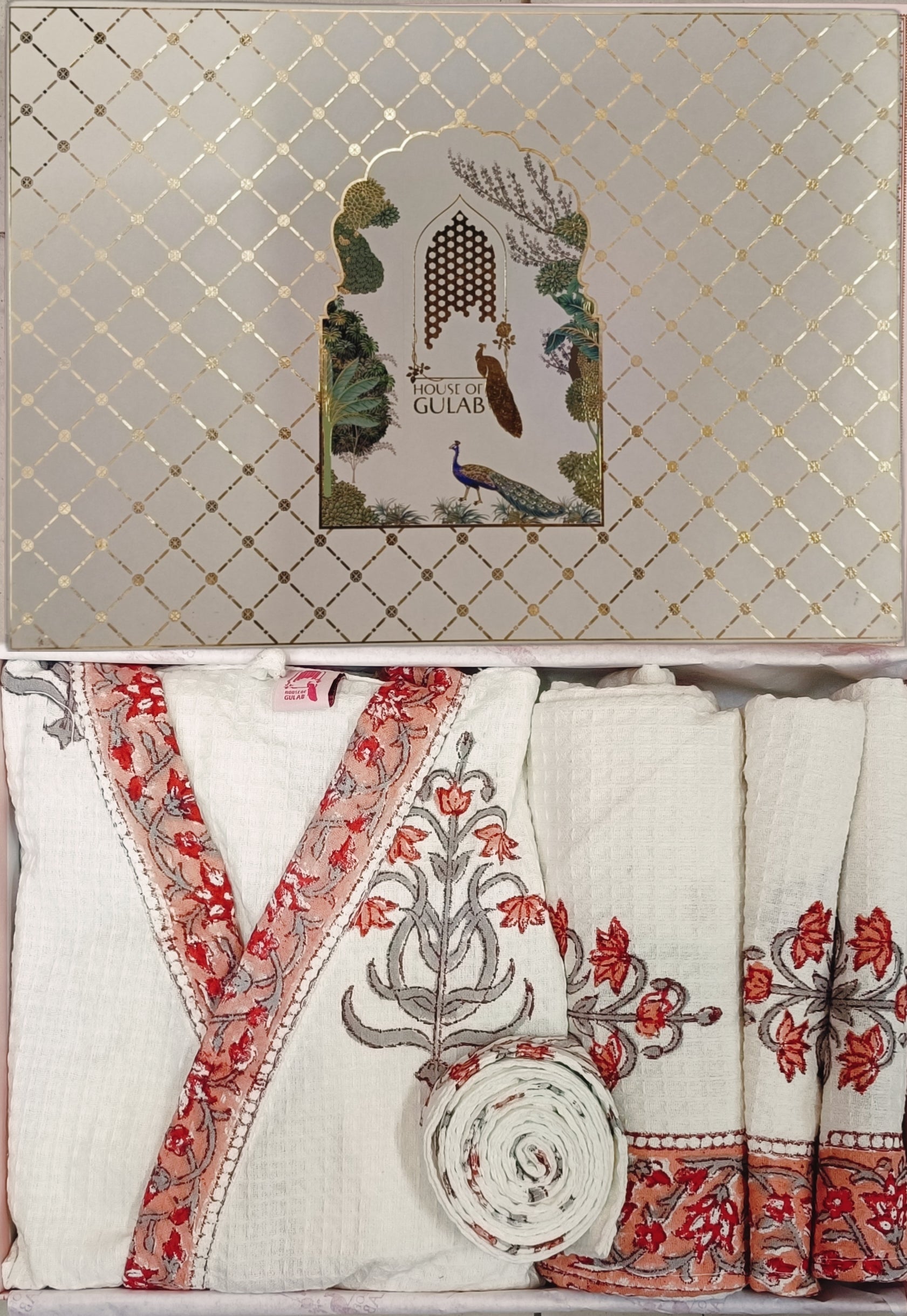 Gift Box – 1 Unisex Bathrobe, 1 Bath Towel, 2 hand Towels