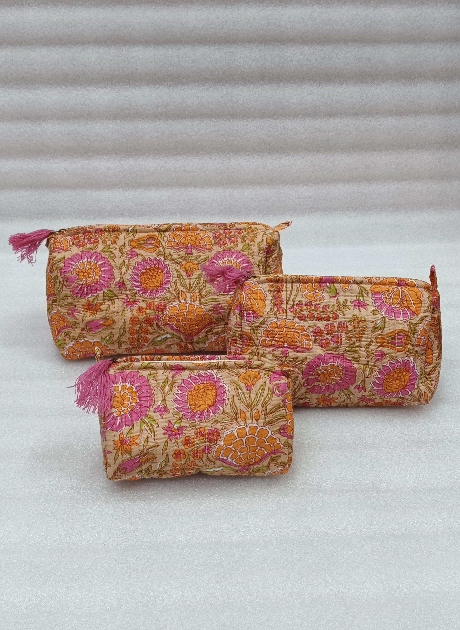 Set of 3 cosmetic bag/pouches with waterproof lining