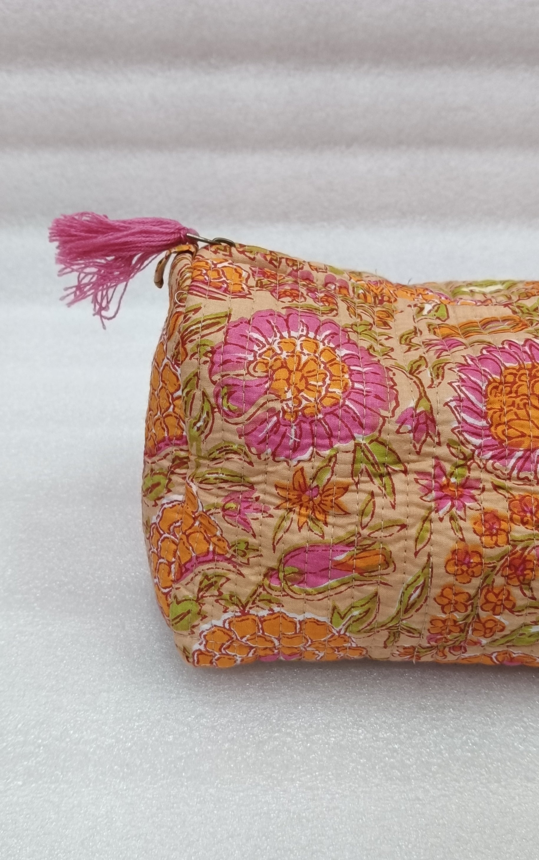 Set of 3 cosmetic bag/pouches with waterproof lining