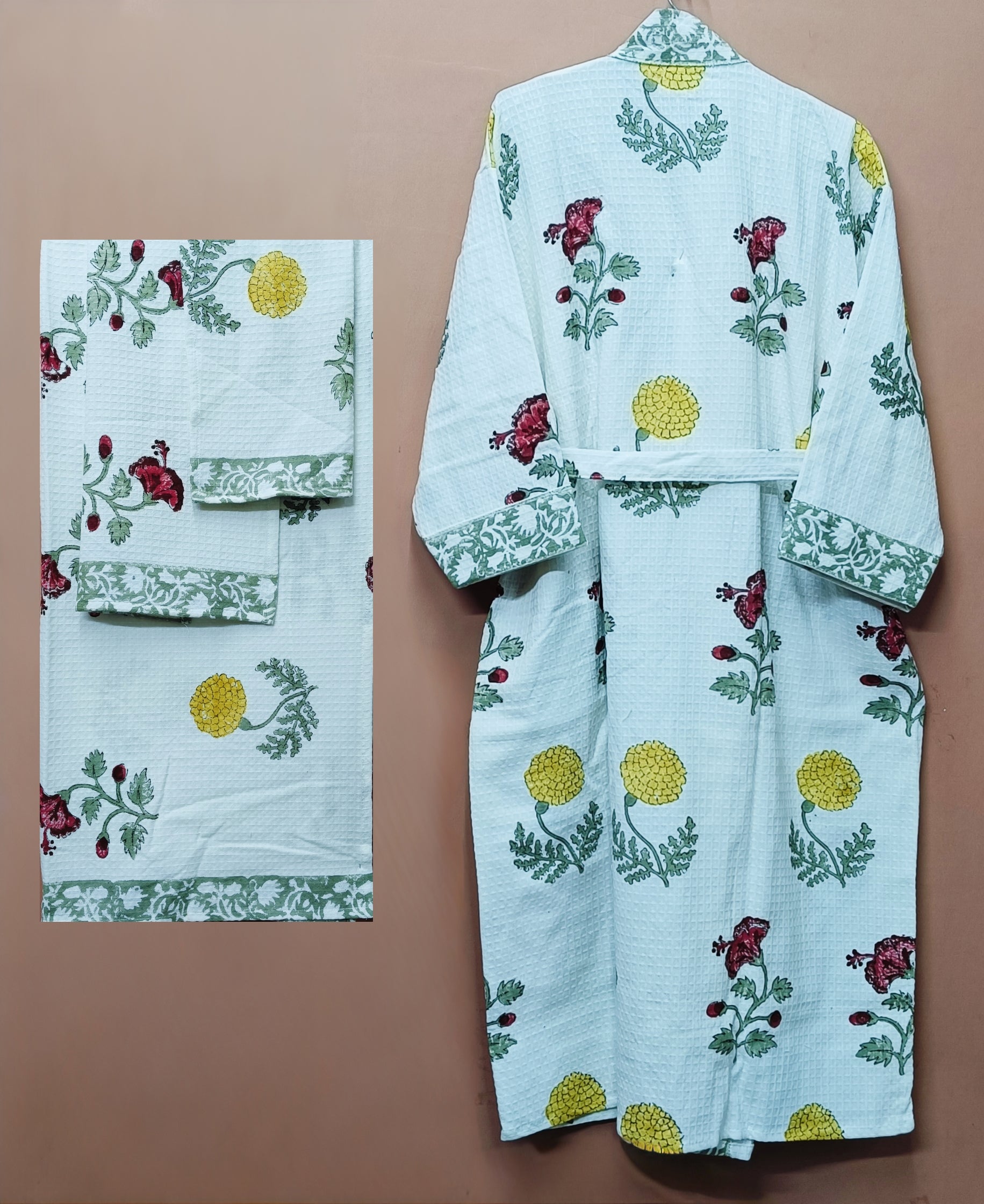 Gift Box – 1 Unisex Bathrobe, 1 Bath Towel, 2 hand Towels