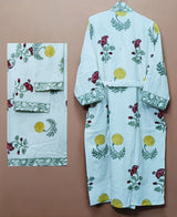 Gift Box – 1 Unisex Bathrobe, 1 Bath Towel, 2 hand Towels