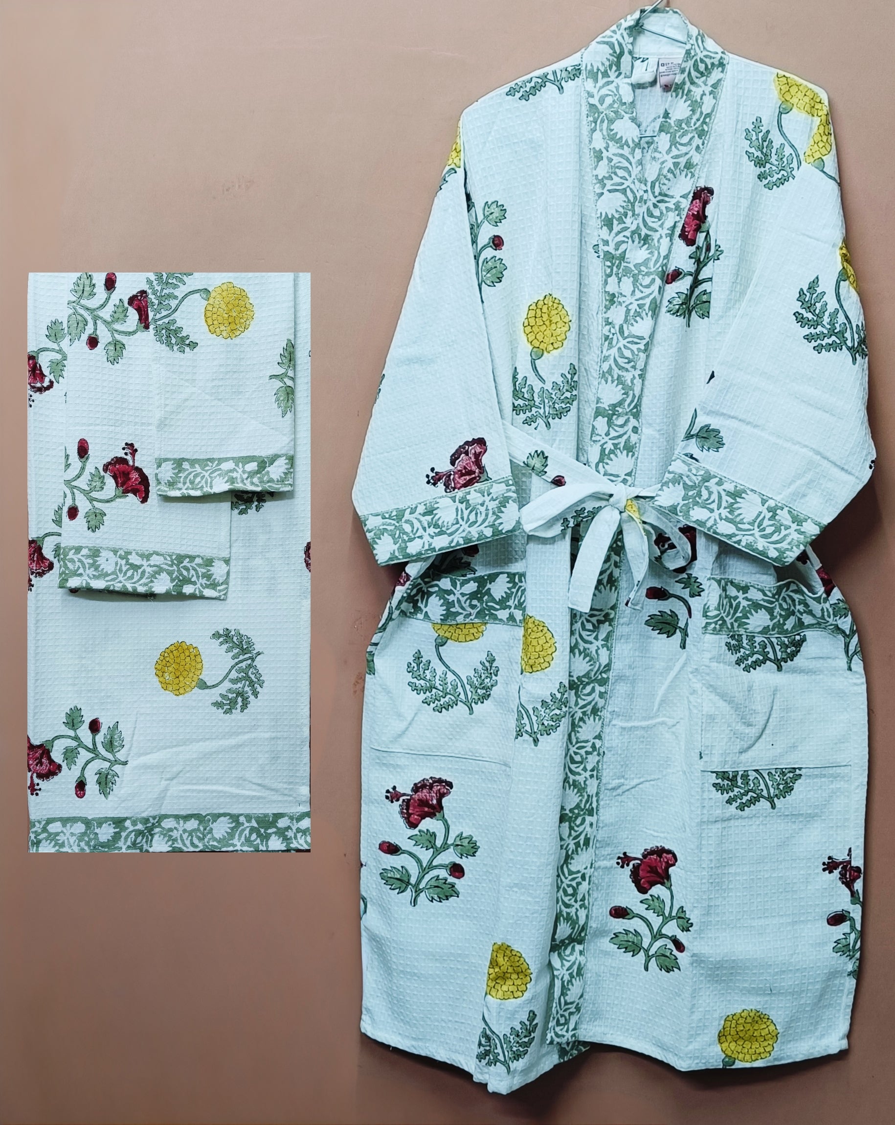 Gift Box – 1 Unisex Bathrobe, 1 Bath Towel, 2 hand Towels
