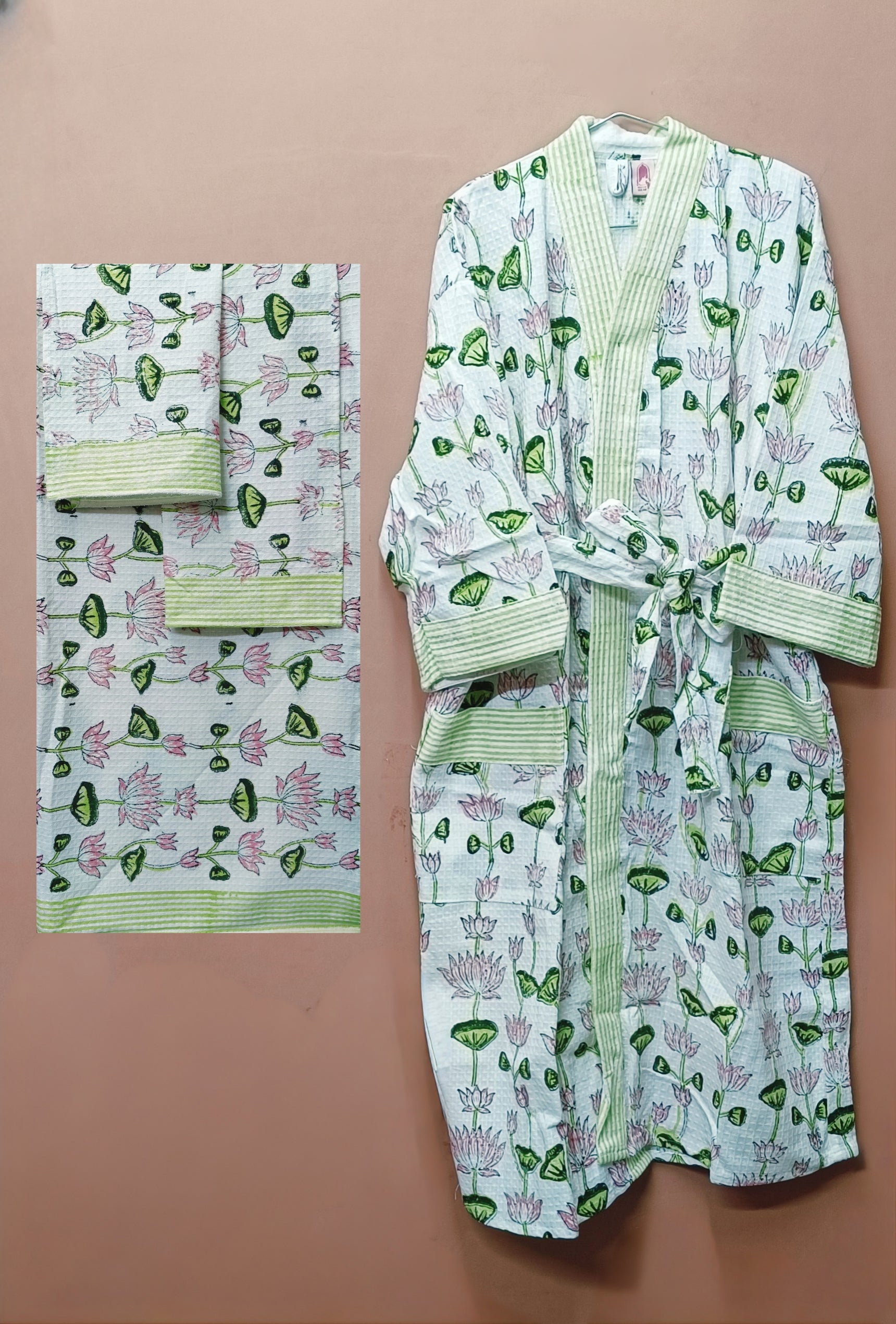Gift Box – 1 Unisex Bathrobe, 1 Bath Towel, 2 hand Towels