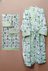 Gift Box – 1 Unisex Bathrobe, 1 Bath Towel, 2 hand Towels