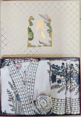 Gift Box – 1 Unisex Bathrobe, 1 Bath Towel, 2 hand Towels