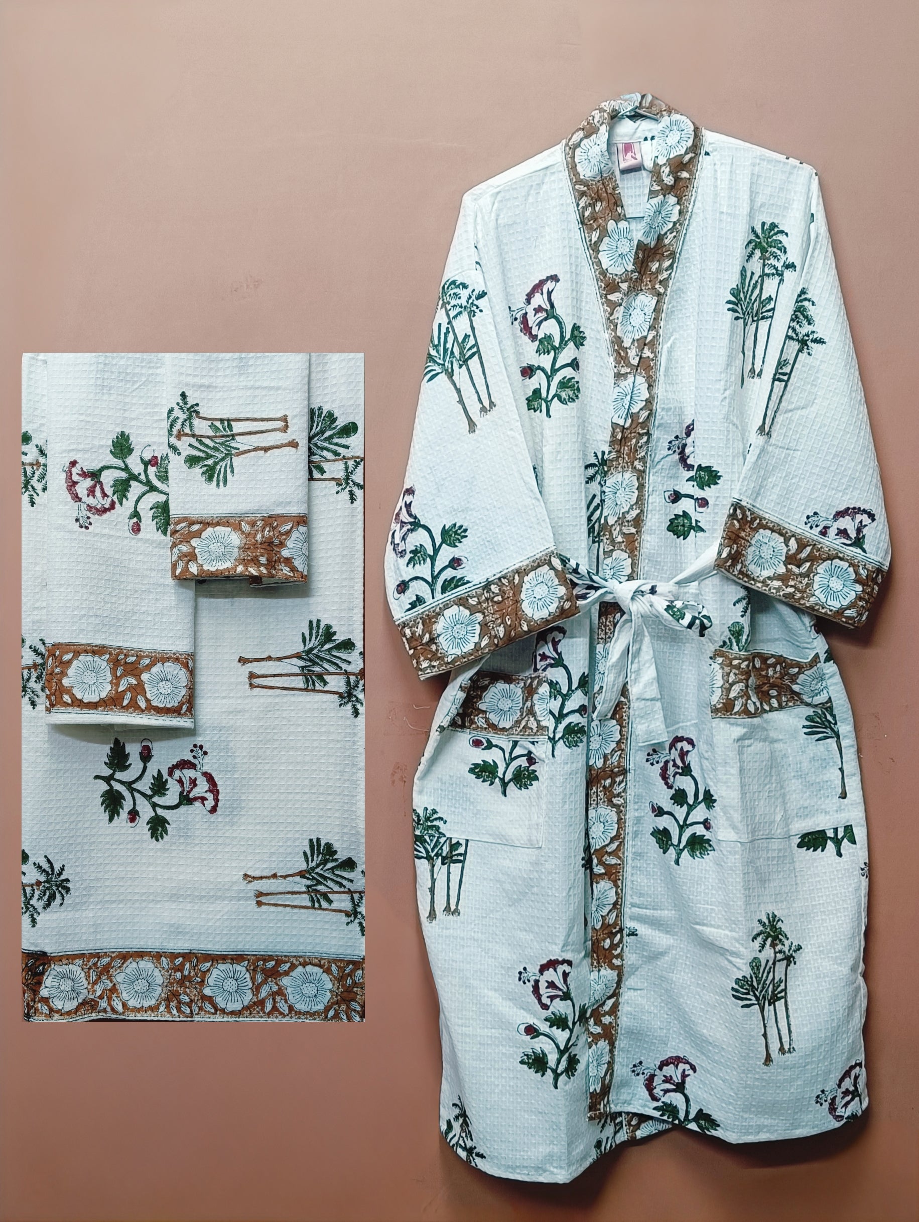 Gift Box – 1 Unisex Bathrobe, 1 Bath Towel, 2 hand Towels