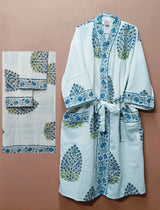 Gift Box – 1 Unisex Bathrobe, 1 Bath Towel, 2 hand Towels